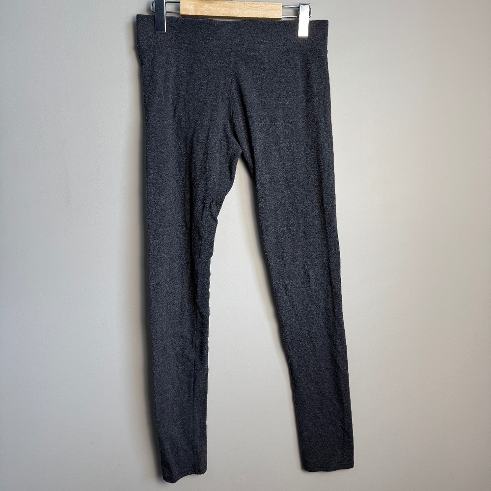 Hue Women's Athletic Pull-On Yoga Legging Activewear Pant Gray Size Small Casual